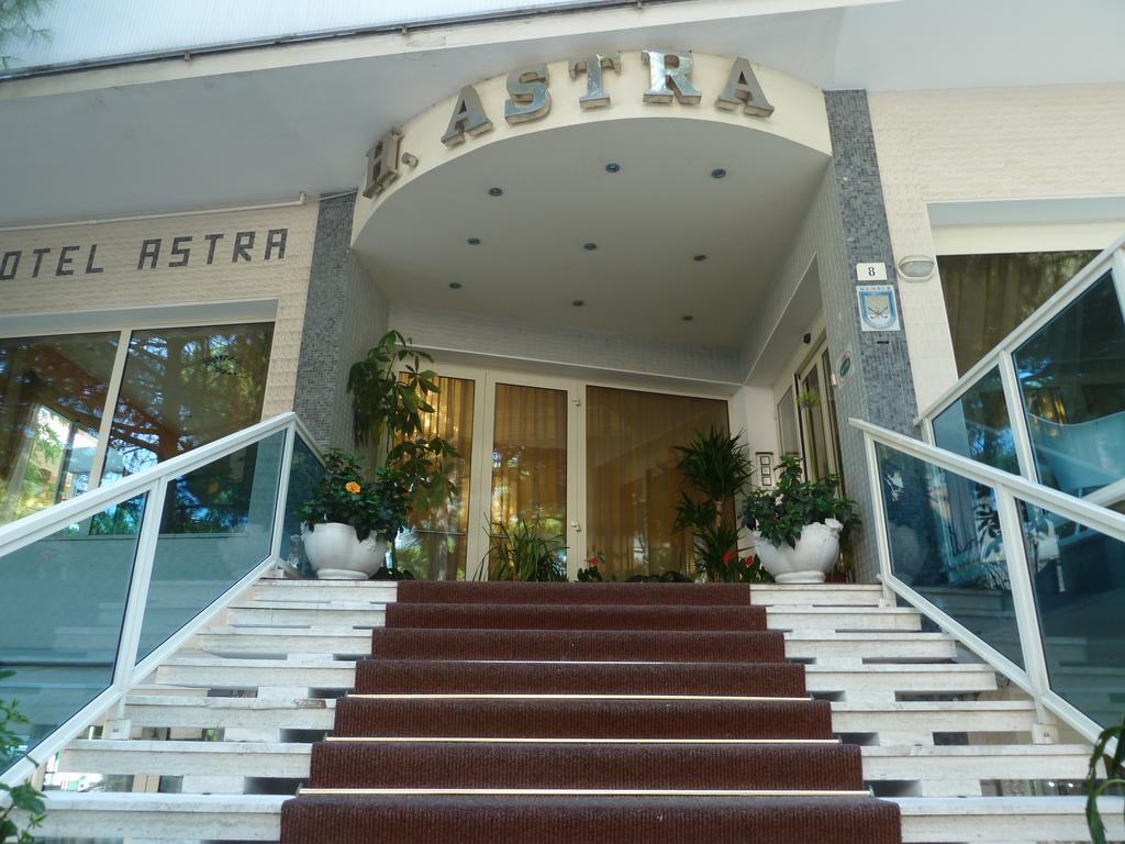 Hotel Astra Milano Marittima Esterno foto