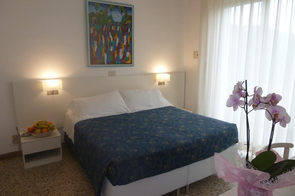 Hotel Astra Milano Marittima Esterno foto