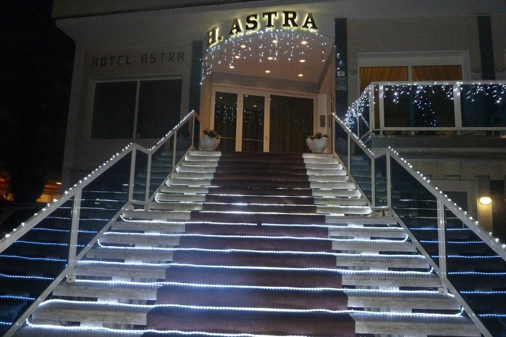 Hotel Astra Milano Marittima Esterno foto