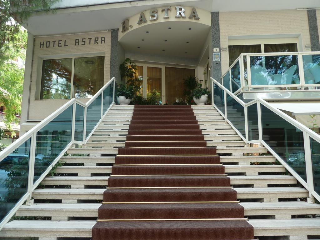 Hotel Astra Milano Marittima Esterno foto