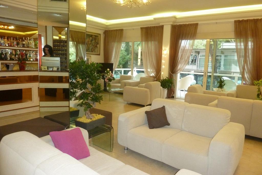 Hotel Astra Milano Marittima Esterno foto