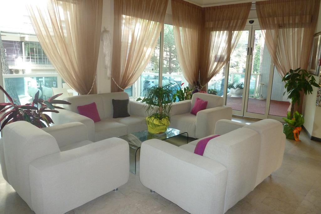 Hotel Astra Milano Marittima Esterno foto
