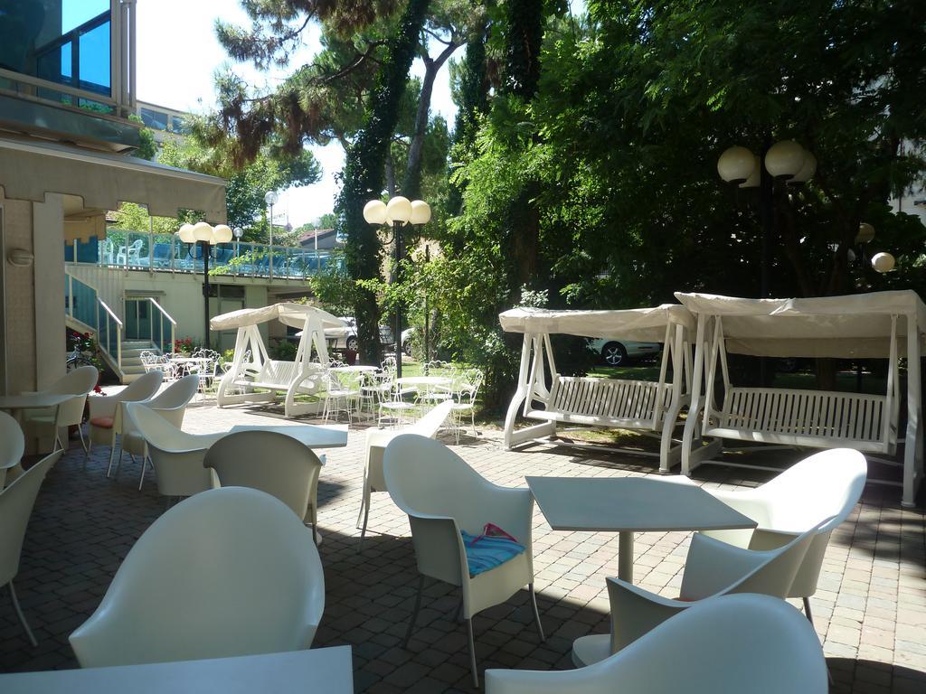 Hotel Astra Milano Marittima Esterno foto