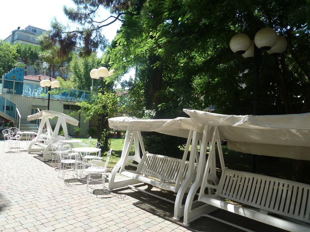 Hotel Astra Milano Marittima Esterno foto