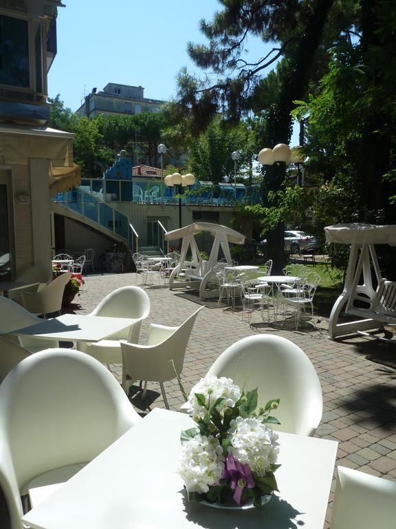 Hotel Astra Milano Marittima Esterno foto