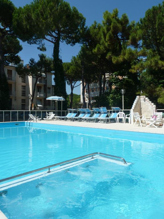 Hotel Astra Milano Marittima Esterno foto