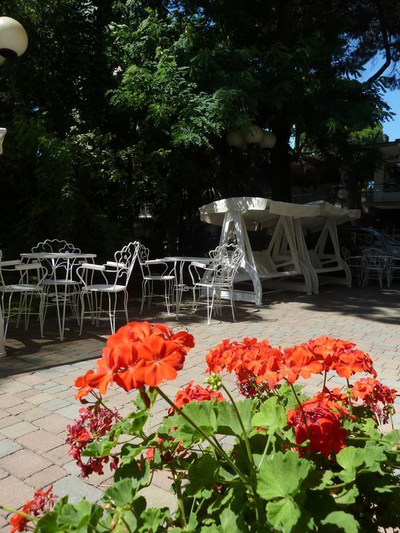 Hotel Astra Milano Marittima Esterno foto