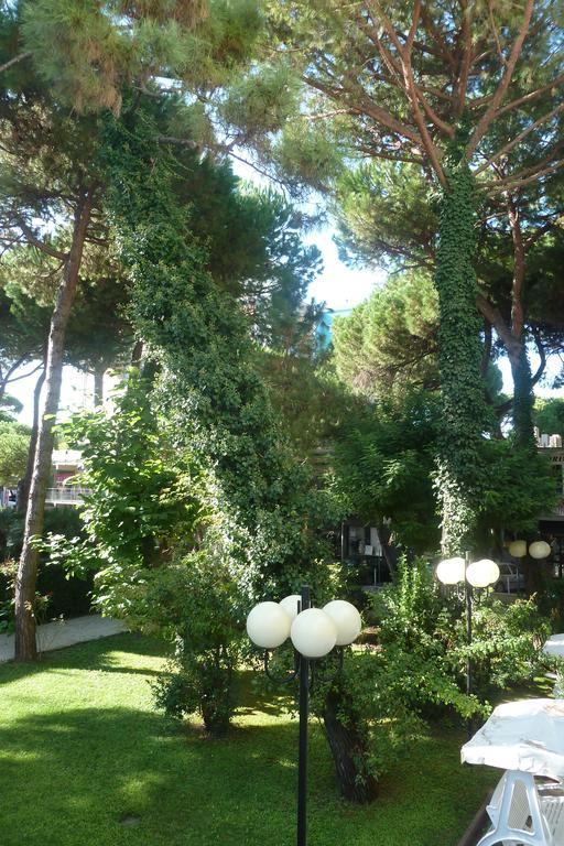 Hotel Astra Milano Marittima Esterno foto