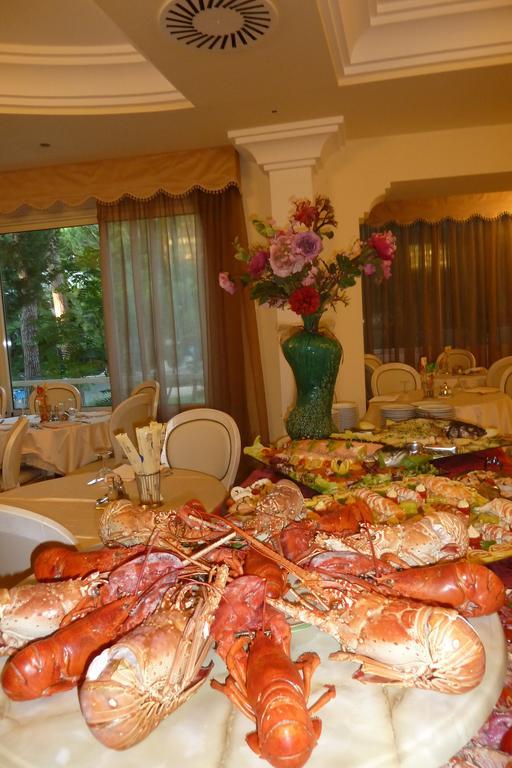 Hotel Astra Milano Marittima Esterno foto