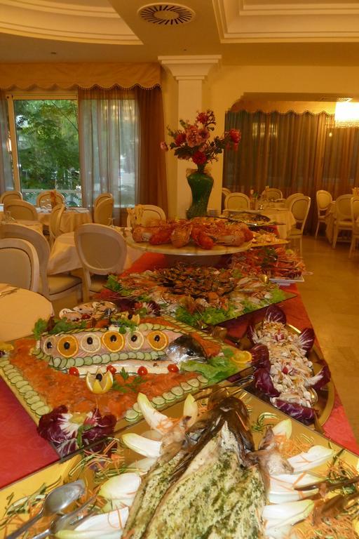 Hotel Astra Milano Marittima Esterno foto