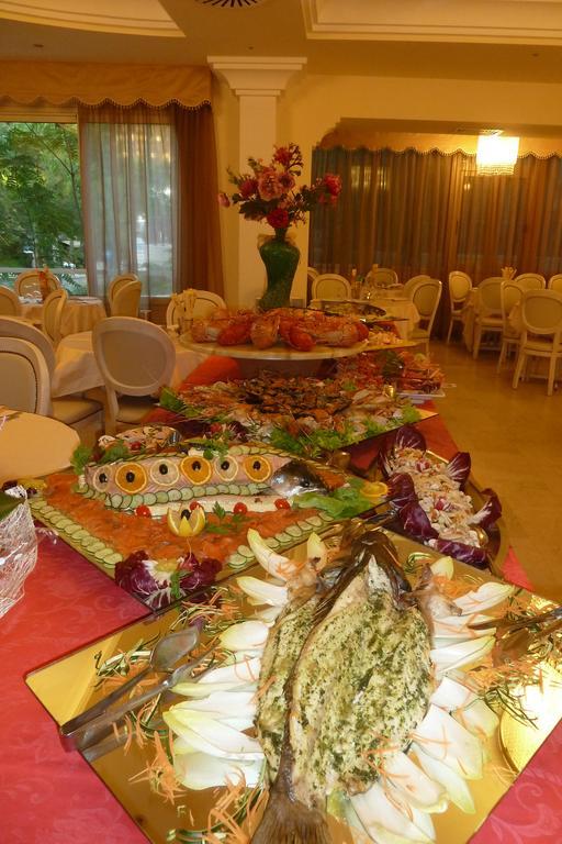 Hotel Astra Milano Marittima Esterno foto