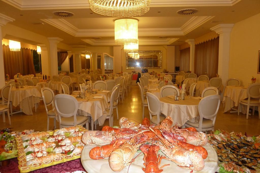 Hotel Astra Milano Marittima Esterno foto