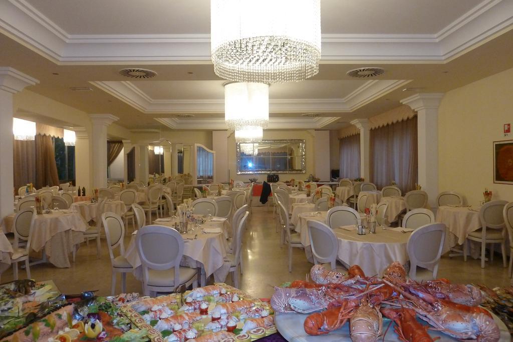 Hotel Astra Milano Marittima Esterno foto