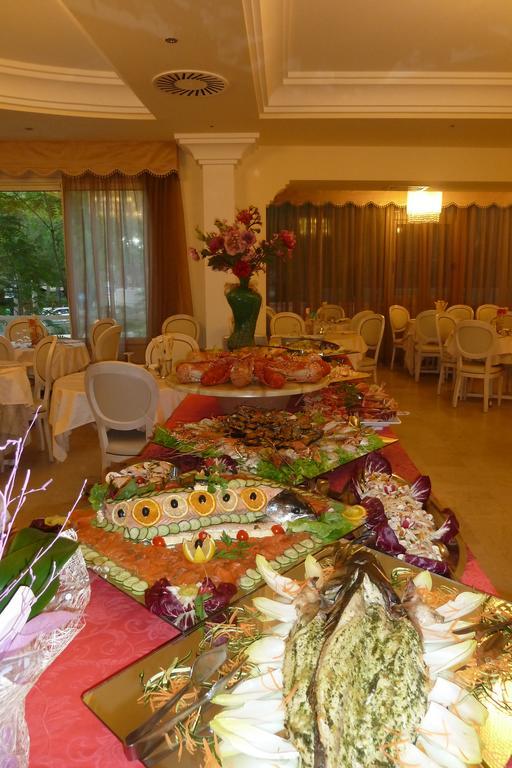 Hotel Astra Milano Marittima Esterno foto