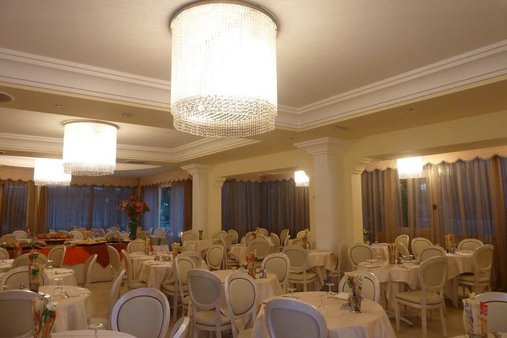 Hotel Astra Milano Marittima Esterno foto